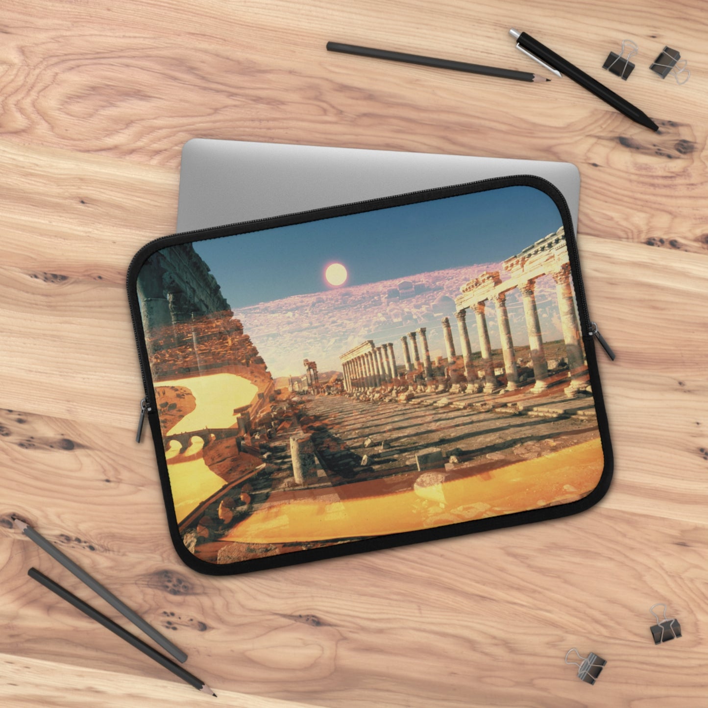 Streets Of The Em­pi­re Laptop Sleeve