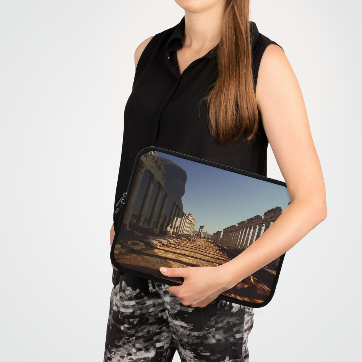 Traiano In The Colonnade Of Apamea Laptop Sleeve