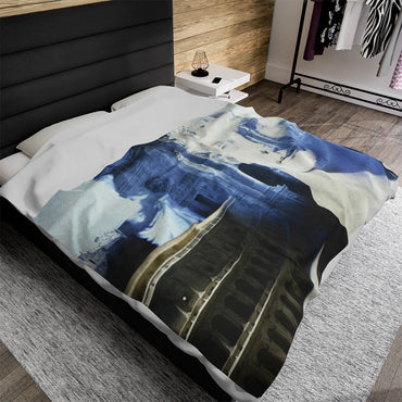 Roma luxury throw blanket - Classical Roman bust with Colosseum and Arch of Constantine in atmospheric blue light on premium soft fabric home accessory
