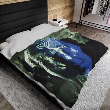 Wrap yourself in imperial Roman dynasty. Premium 60x80 blanket featuring Titus and Vespasian with sacred blue legacy from La Civiltà Romana collection.
